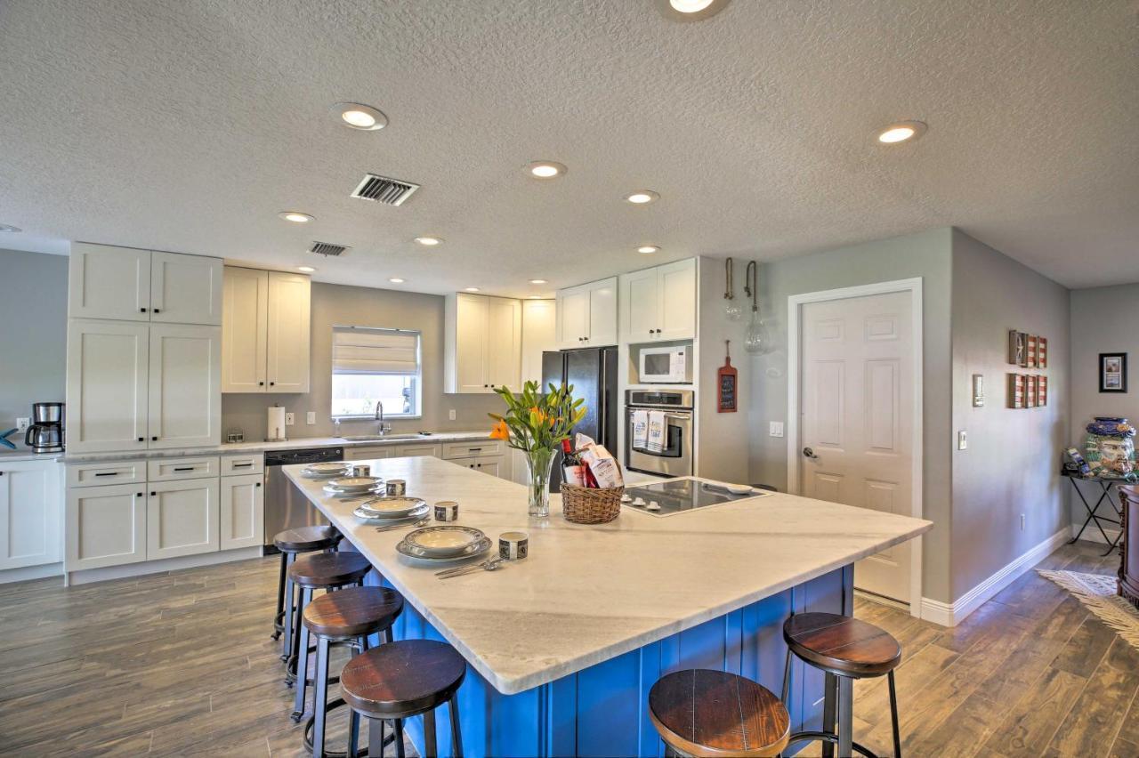 Waterfront Lake Placid Home With Dock And Fire Pit Bagian luar foto