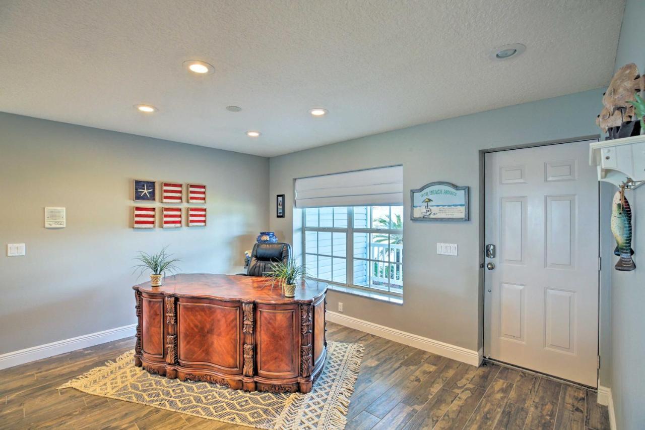 Waterfront Lake Placid Home With Dock And Fire Pit Bagian luar foto