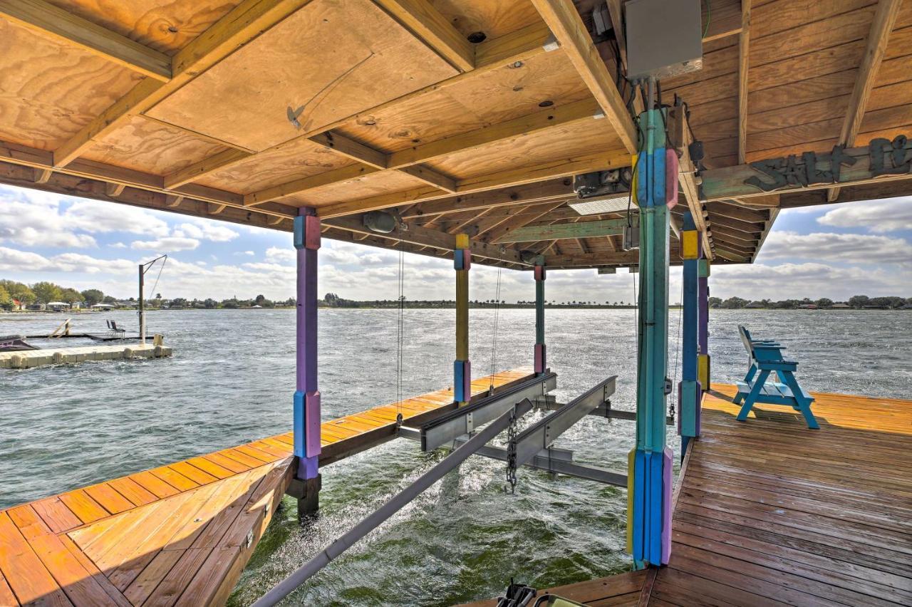 Waterfront Lake Placid Home With Dock And Fire Pit Bagian luar foto